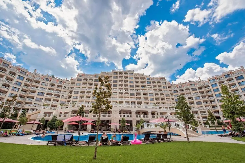Seaside View Apartment In Varna