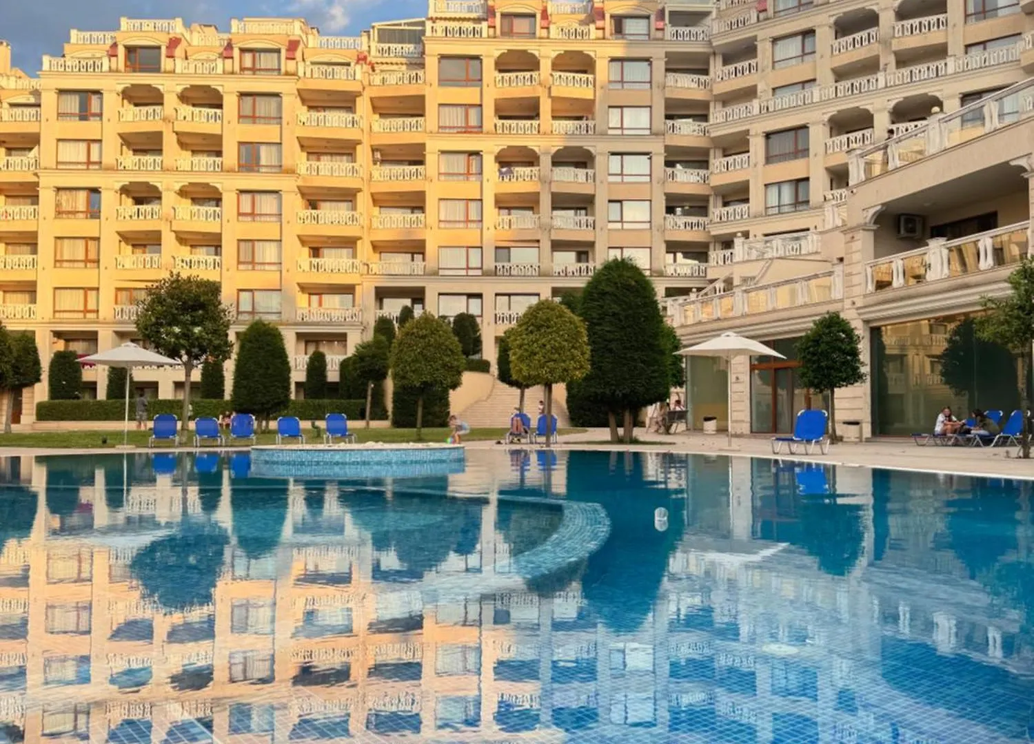 Seaside View Apartment In Varna